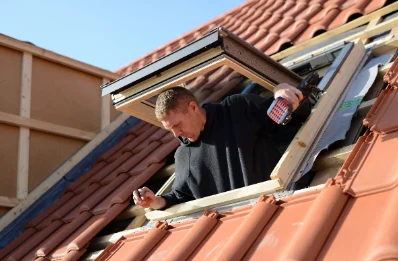 Pose de fenêtres de toit Velux à Francs